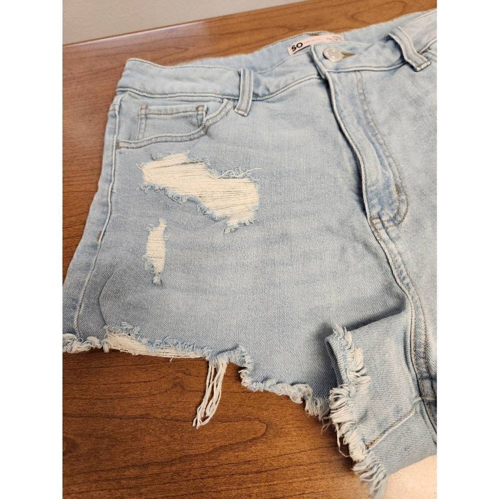 💕SO 17 Super High Rise Denim Shorts - Picture 3 of 5